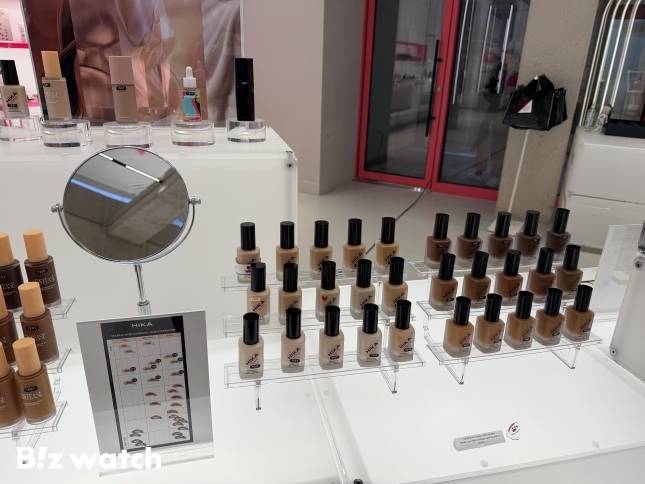 와이레스의 '히카' 파운데이션./사진=윤서영 기자 sy@