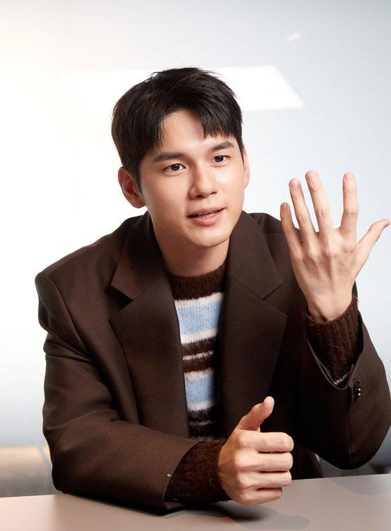 니코로 매력적인 목소리 연기를 펼친 옹성우 배우.