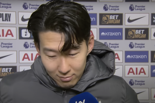 토트넘은 이번 패배로 11위에 머물렀으며, 상위권 도약을 위해 남은 시즌 동안 안정적인 경기 운영과 조직력 강화가 필요하다. 박싱데이 기간에 체력적인 부담도 있다. 영국 '풋볼 런던'은 "손흥민은 고군분투를 했지만 크게 기여를 하지 못했다. 엔제 포스테코글루 감독은 손흥민을 살라와 비교했는데 오늘 차이가 극명했다”라고 알렸다. 손흥민과 리버풀의 공격수 모하메드 살라(32)는 2골 2도움으로 팀의 대승을 이끌며 경기 최우수 선수(MOM)로 선정되었다&nbsp;