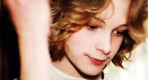 images.jpg 당시 세기의 미소년으로 불리며 만화 베르사이유의 장미 "오스칼"의 실제 모델이었다는 배우.jpg