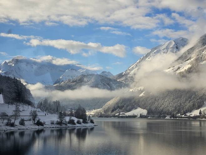1000020221.jpg 크리스마스 이브에 스위스 온 팸붕인증함