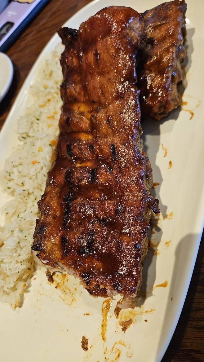 20241224_144748.jpg 크리스마스 이브라 아웃백 다녀왔습니다