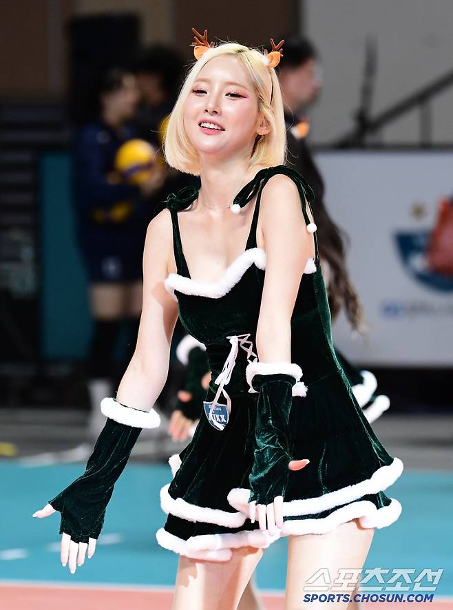'산타걸'로 변신한 GS칼텍스 치어리더 서현숙.