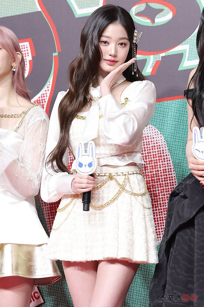 '2024 SBS 가요대전' 레드카펫 행사에 참석한 아이브 장원영. 24.12.25. ⓒ이혜영 기자 lhy@hankooki.com