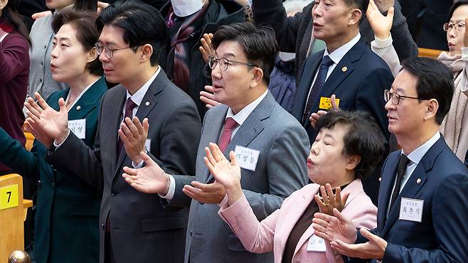 성탄예배 참석한 권성동 원내대표