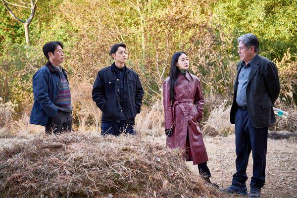 올해 최다 관객을 모은 영화 ‘파묘’.    쇼박스 제공