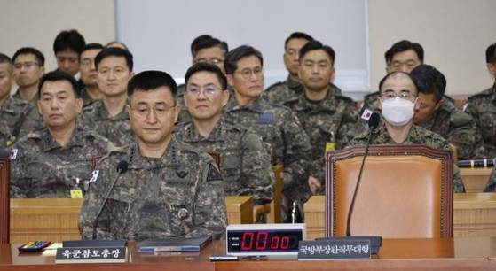 박안수 육군참모총장(전 계엄사령관)이 지난 10일 오전 서울 여의도 국회 국방위원회에서 열린 계엄 관련 긴급 현안질의에 출석해 있다. 뉴스1