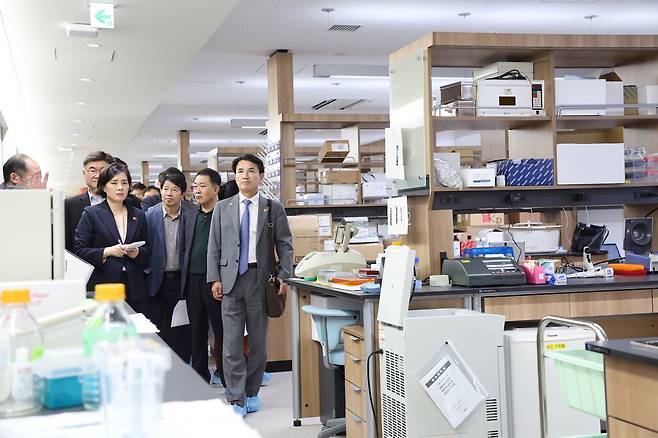 지난 11월에는 김진태 강원도지사 등이 일본 고베 의료산업도시를 찾아 바이오헬스분야 교류 협력 기반을 다졌다.