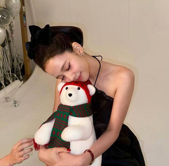 [서울=뉴시스] 지수. (사진=지수 인스타그램 캡처) 2024.12.26.&nbsp;photo@newsis.com *재판매 및 DB 금지