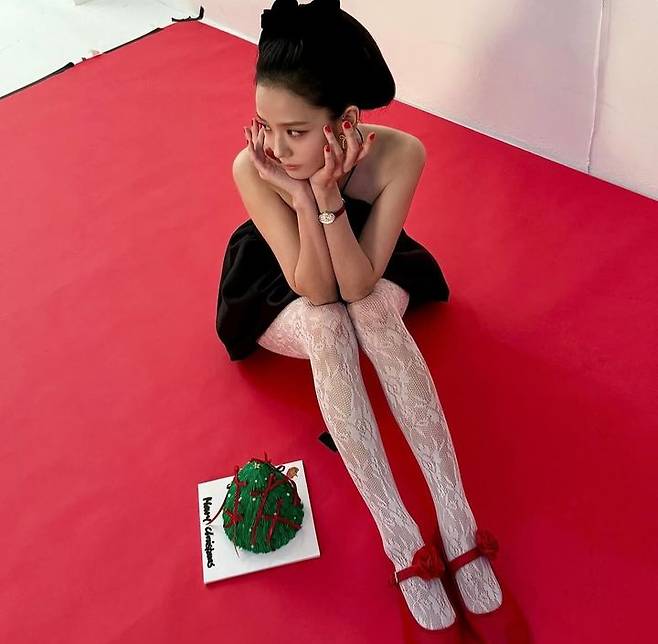 [서울=뉴시스] 지수. (사진=지수 인스타그램 캡처) 2024.12.26.&nbsp;photo@newsis.com *재판매 및 DB 금지