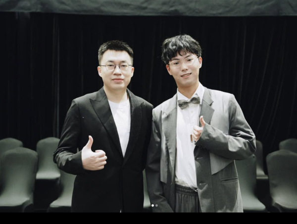 유칼(오른쪽). ⓒ유칼 SNS