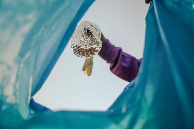 1주일에 한 시간이라도 봉사 활동을 하면 생물학적 노화를 늦출 수 있다는 연구 결과가 나왔다.​/사진=클립아트코리아