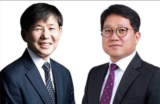 이상인(왼쪽) 코스맥스상하이 신임 총경리와 양치연 코스맥스광저우 신임 총경리