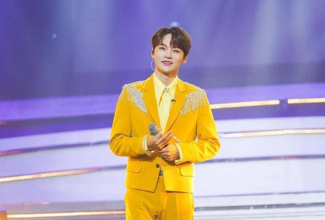 KBS&nbsp;‘살림남’ 측이 박서진의 군 면제 논란과 관련해 하차는 없다고 못 박았다. 박서진 인스타그램 캡처