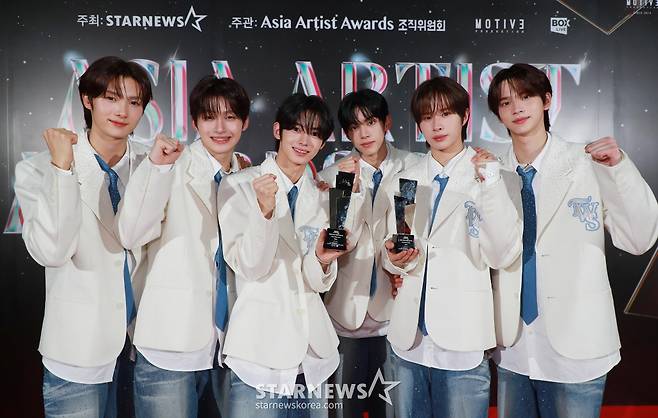 투어스, 2024 AAA 베스트 아티스트-신인상 2관왕![★포토]