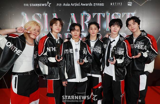 NCT 127 '2024 AAA 트로피가 3개!'[★포토]