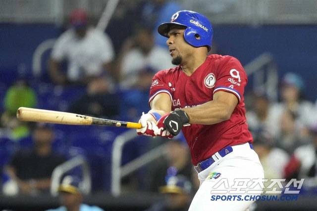 에르난데스는 올해 멕시코리그 22홈런-71타점을 기록했다. 내년 시즌 한신에서 좌익수 경쟁을 할 것으로 보인다. AP연합뉴스