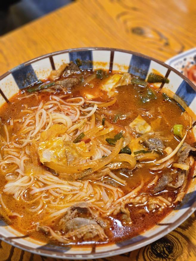 20241227_202452.jpg 얼큰쌀국수/볶음밥/모둠튀김