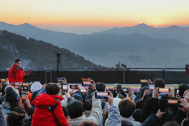 Sunrise festival at Cheonchuksa Temple on New Year's Day 2024 (Dobong-gu office)