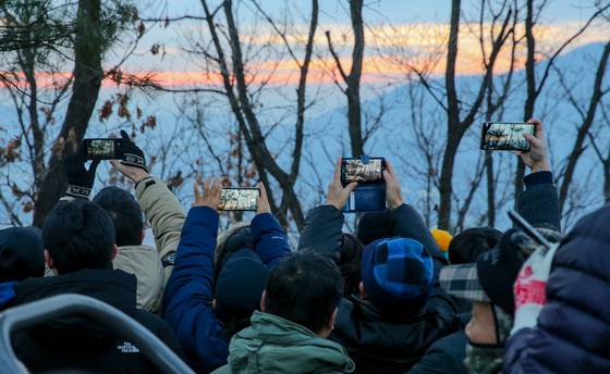 서울 서초구 우면산 해맞이 행사의 모습. 사진 서울시