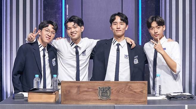 ‘대학전쟁’ 시즌 2 우승 서울대. 쿠팡플레이