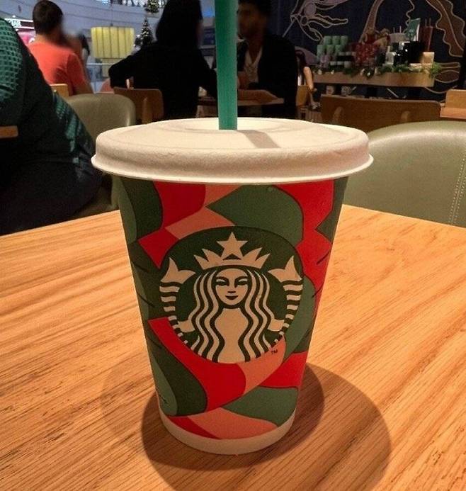 정답을 도출해낸 인도 스타벅스.jpg