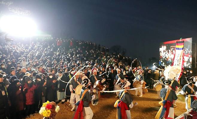 송파구 새해맞이 한마당'에 모인 사람들 [송파구 제공. 재판매 및 DB 금지]