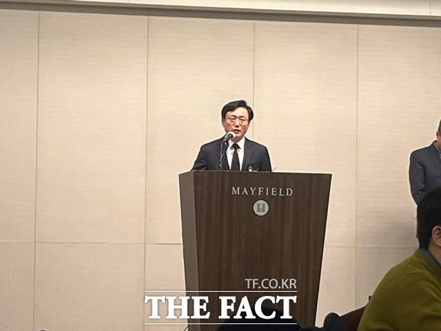 김이배 제주항공 대표이사가 31일 오후 5시 제주항공 참사 관련 브리핑을 진행하고 있다. /최의종 기자