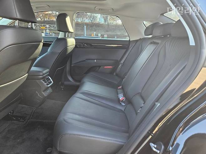 2025년형 디 올 뉴 그랜저 LPG 뒷좌석. ⓒ데일리안 정진주 기자