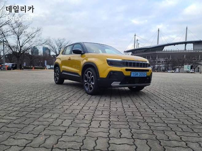 지프(Jeep) 콤팩트 전기 SUV 어벤저(Avenger)