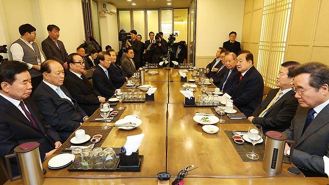 대한민국헌정회 긴급 간담회 2024.12.31