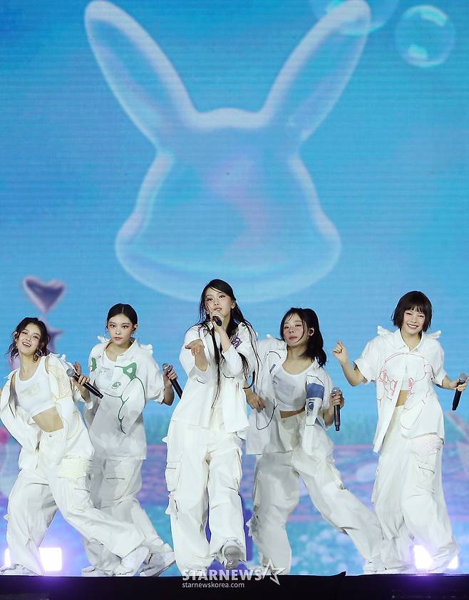 뉴진스 '태국 버니즈 심쿵하게 만든 무대'[AAA 스페셜 포토]