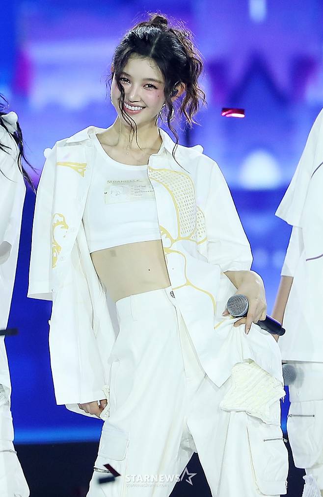 뉴진스 다니엘 '웃는 모습이 제일 예뻐'[AAA 스페셜 포토]