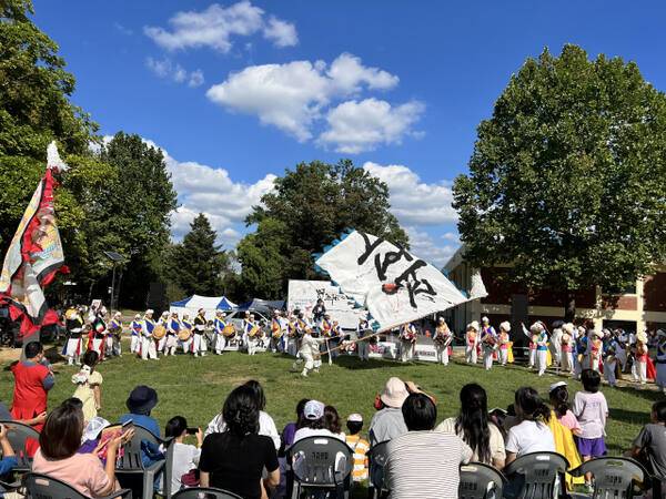 지난해 경기상상캠퍼스에서 열린 경기민족예술제를 시민들이 관람하고 있다. (사)경기민예총 제공