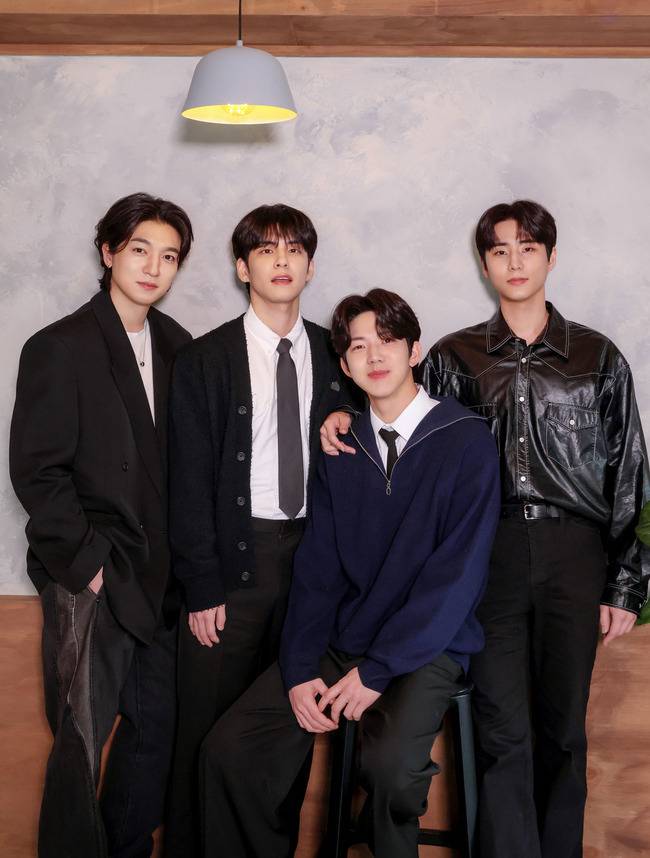 사진=왼쪽부터 성진, 원필, 도운, 영케이/JYP엔터테인먼트 제공