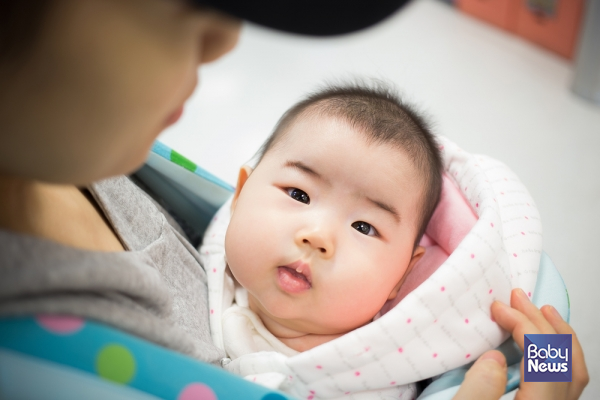 육아휴직 급여는 1월 1일부터 인상, 육아휴직 기간 확대는 2월 23일부터다. ⓒ베이비뉴스