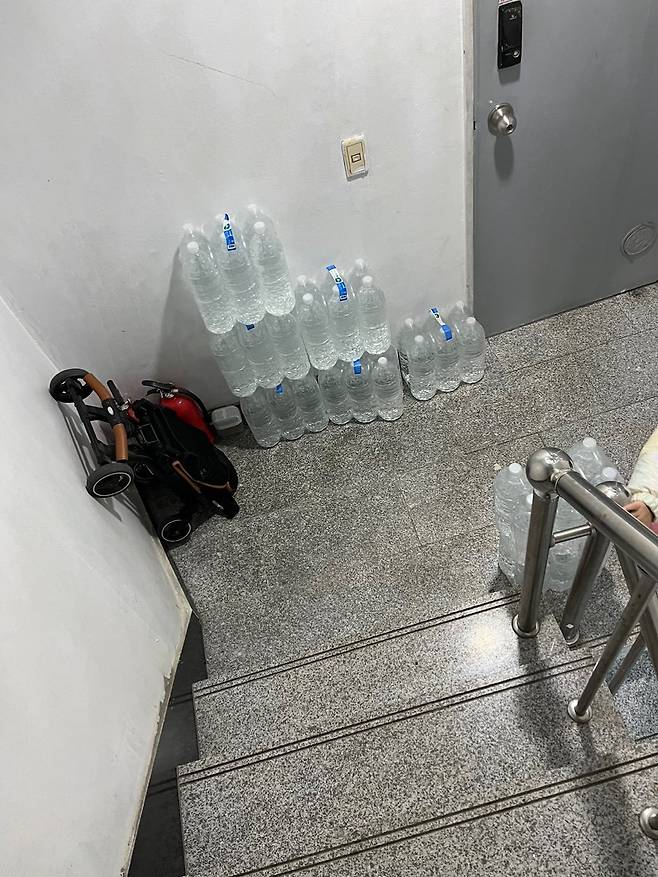 1735778853638.jpg 생수업체 ㅅㅍㅋ ㅅㅂ 새끼야!!!!