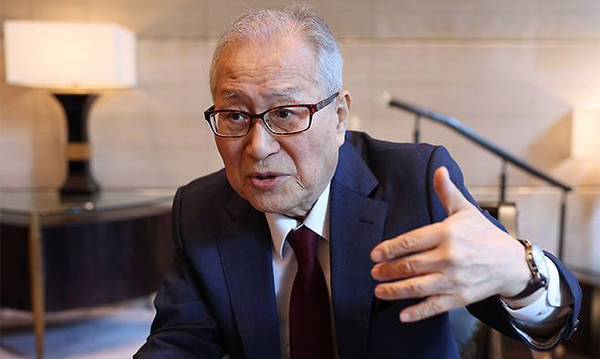 정세현 전 통일부 장관은 지난 2024년 12월 19일 서울 중구 한 호텔에서 세계일보와 인터뷰를 갖고 한국의 민주주의를 해방 후 80년의 가장 위대한 성취라고 꼽았다. 남정탁 기자