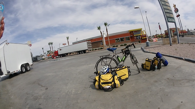 P4240047.MOV.00_00_17_10.스틸 002.png 여행 3일 만에 죽을 수도 있었다 .. 73일 미국 횡단 자전거 여행_7편 미국 횡단 자전거 여행_7편 [여행 최대 위기 그리고 은인들]