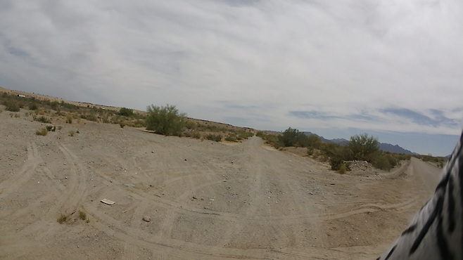 P4240055.MOV.00_00_08_44.스틸 001.png 여행 3일 만에 죽을 수도 있었다 .. 73일 미국 횡단 자전거 여행_7편 미국 횡단 자전거 여행_7편 [여행 최대 위기 그리고 은인들]