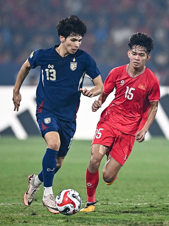 ▲ 베트남은 미쓰비시컵 결승 1차전에서 라이벌 태국에 2-1로 승리하며 2차전에서 비겨도 우승을 차지하는 조건을 만들었다. ⓒ연합뉴스/AFP