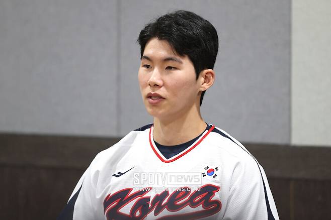 ▲ 김혜성은 KBO 리그에서 최고의 2루수로 활약한 선수다. 2021년 유격수 부문 골든글러브를 수상하면서 생애 첫 골든글러브를 거머쥔 김혜성은 2022~2024년 2루수 부문 골든글러브 3연패에 성공, 4년 연속 골든글러브 수상이라는 값진 기록을 남겼다.&nbsp; ⓒ곽혜미 기자