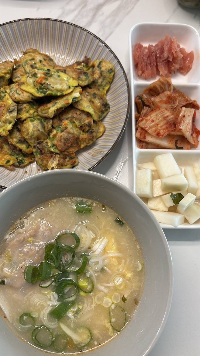 만두 포텐 후기(떡만두국, 굴전)