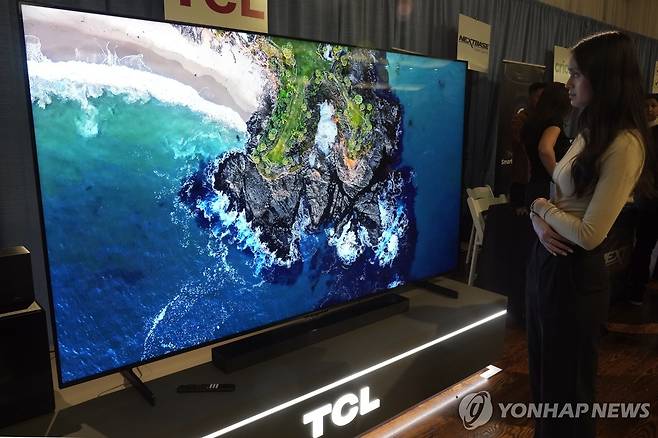 TCL 95인치 TV [AP=연합뉴스 자료사진]