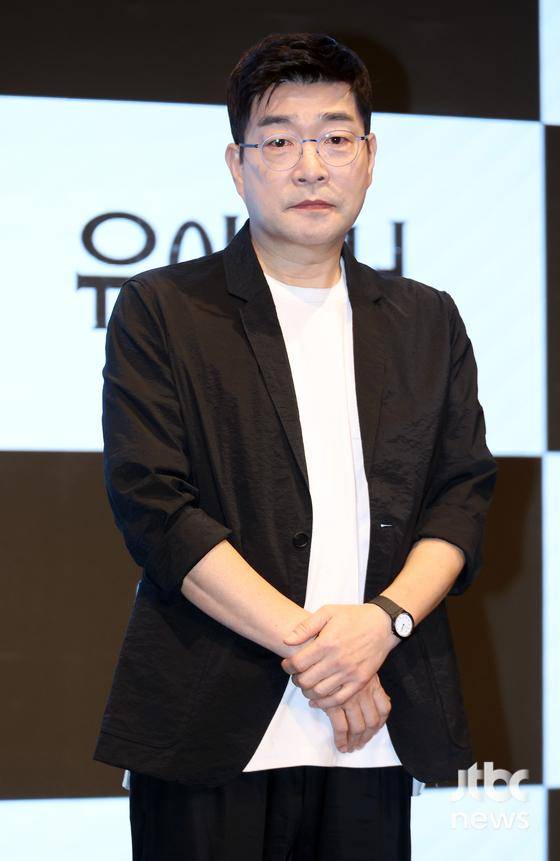 12일 오후 서울 신도림 디큐브시티 더 세인트에서 지니 TV '유어아너' 제작발표회가 열렸다. 유종선 감독과 손현주, 김명민, 김도훈, 정은채가 참석했다. 김현우 엔터뉴스팀 기자 kim.hyunwoo3@jtbc.co.kr (콘텐트비즈니스본부)