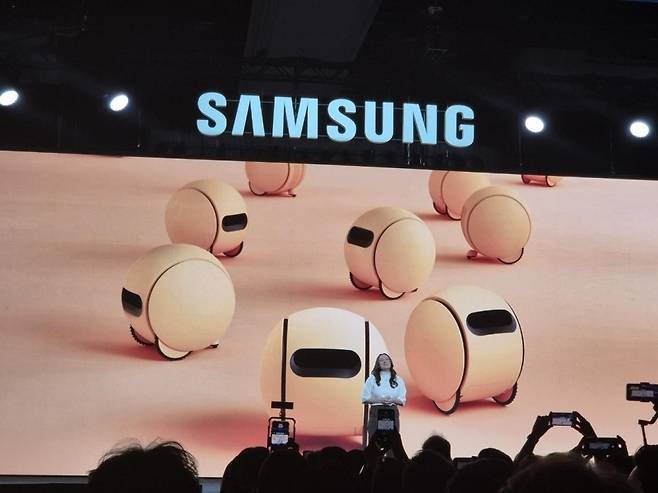 A Samsung Electronics official announces the launch of Ballie, the company's AI robot, in the first half of this year, during CES 2025 Samsung Press Conference event in Las Vegas on Monday. (Yonhap)