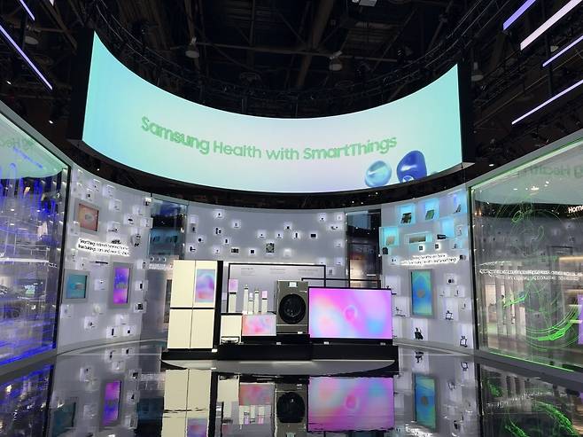 Samsung Electronics booth at CES 2025 set up at Las Vegas Convention Center in Las Vegas on Monday. (Jo He-rim/The Korea Herald)