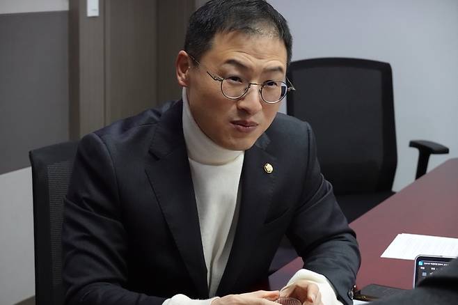 김상욱 국민의힘 의원이 지난 7일 서울 여의도 국회 의원회관에서 매경닷컴과 인터뷰 중인 모습. [사진 제공 = 김상욱의원실]