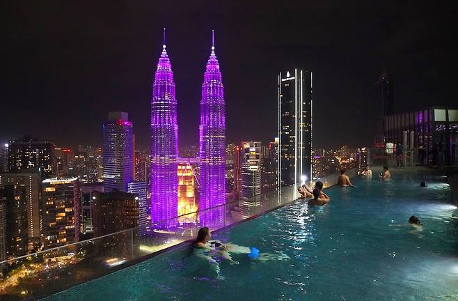 쿠알라룸푸르 트윈타워 야간 미디어 아트[함영훈 기자]