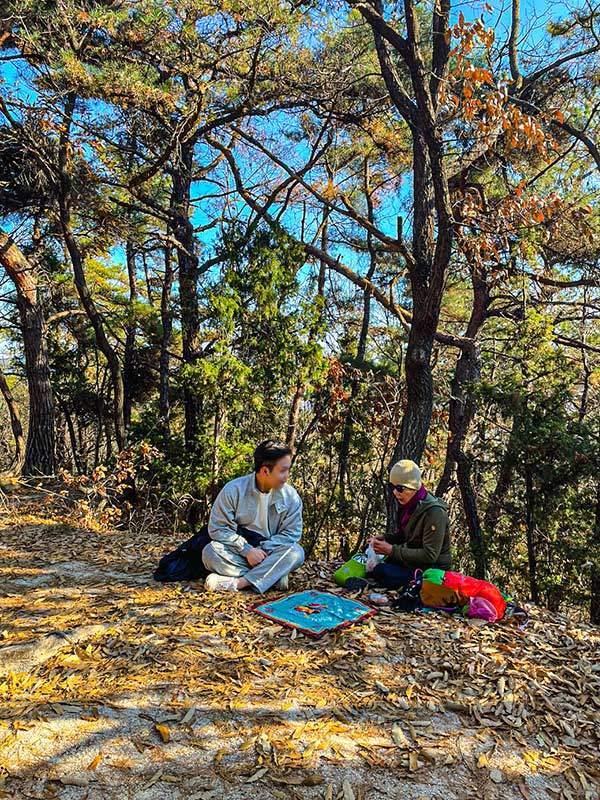 8년 만의 만남이었기에 간식 보따리와 이야기 보따리를 함께 펼쳤다.&nbsp;